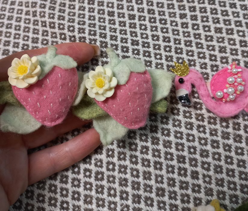 Заколочки ручної роботи (всі 380 грн)