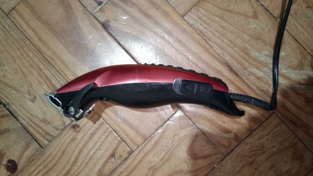Máquina de Cortar Cabelo