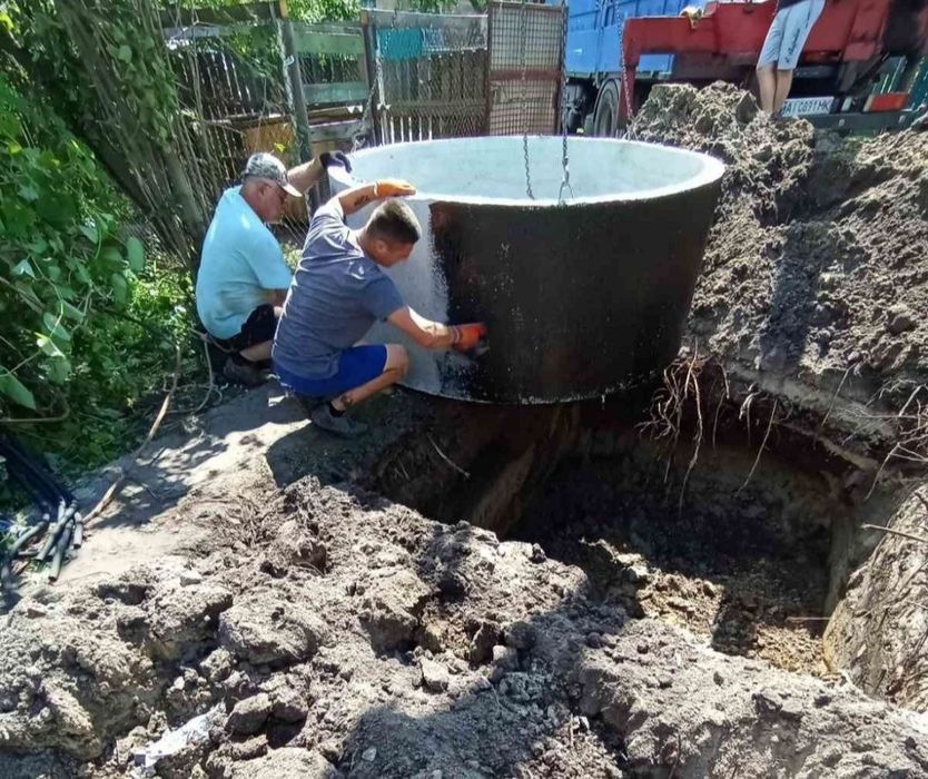 Копка септиків, вигрібних ям. Монтаж каналізації з кілець за 1 день.