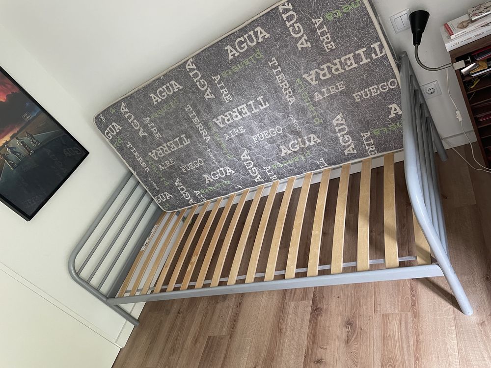 Vendo cama e colchão solteiro (Ikea+pikolin)