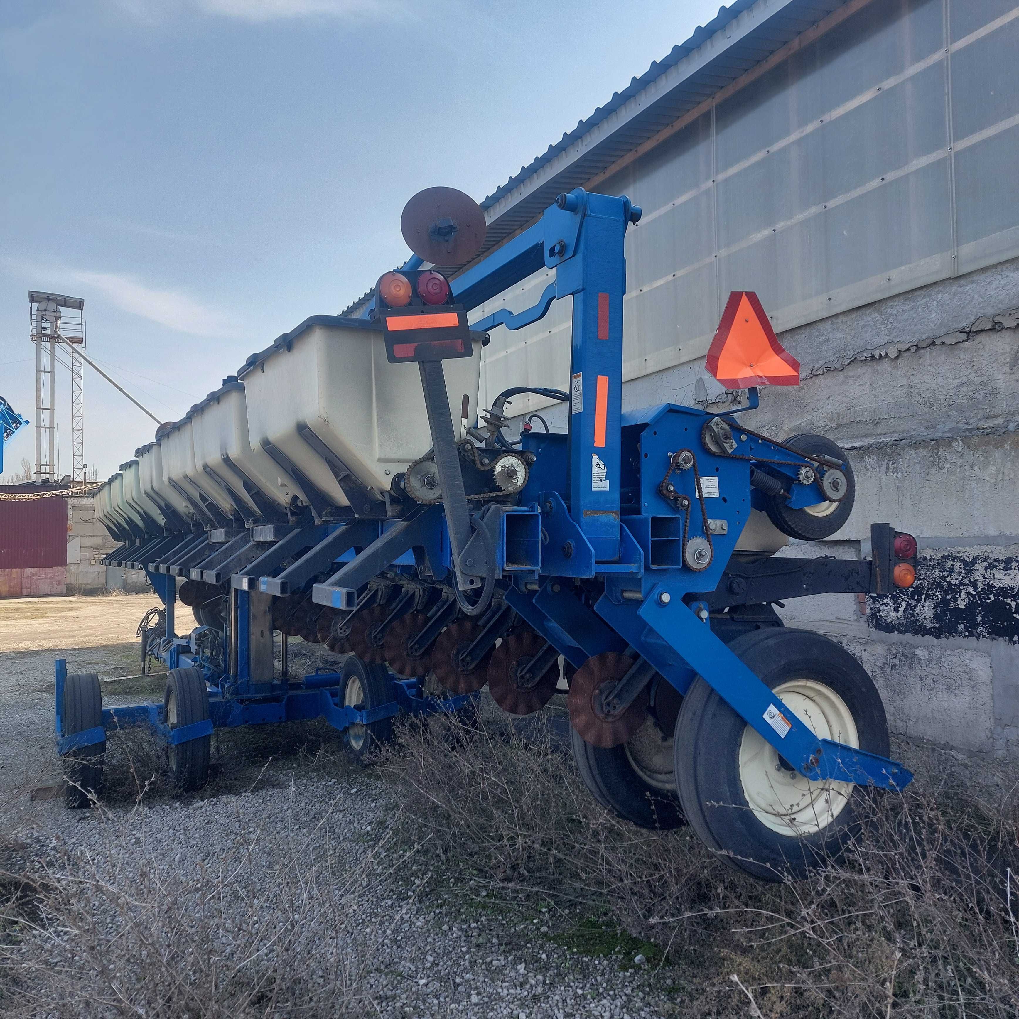 Сівалка сеялка Kinze 3600 2013р з рідкими  та сухими добривами