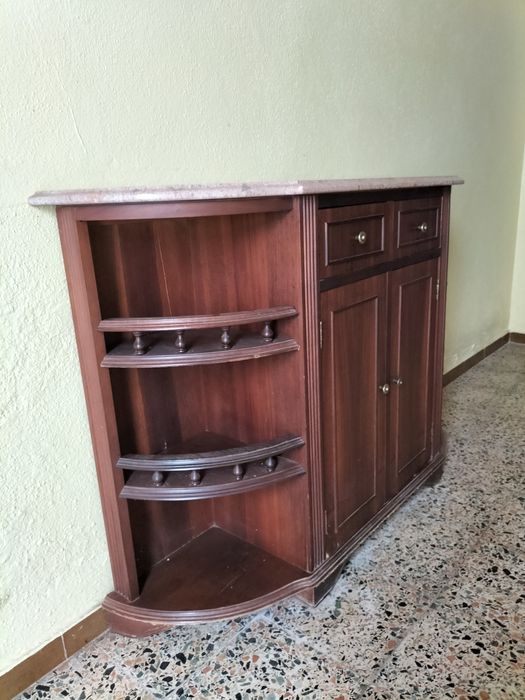 Sapateira em bom estado