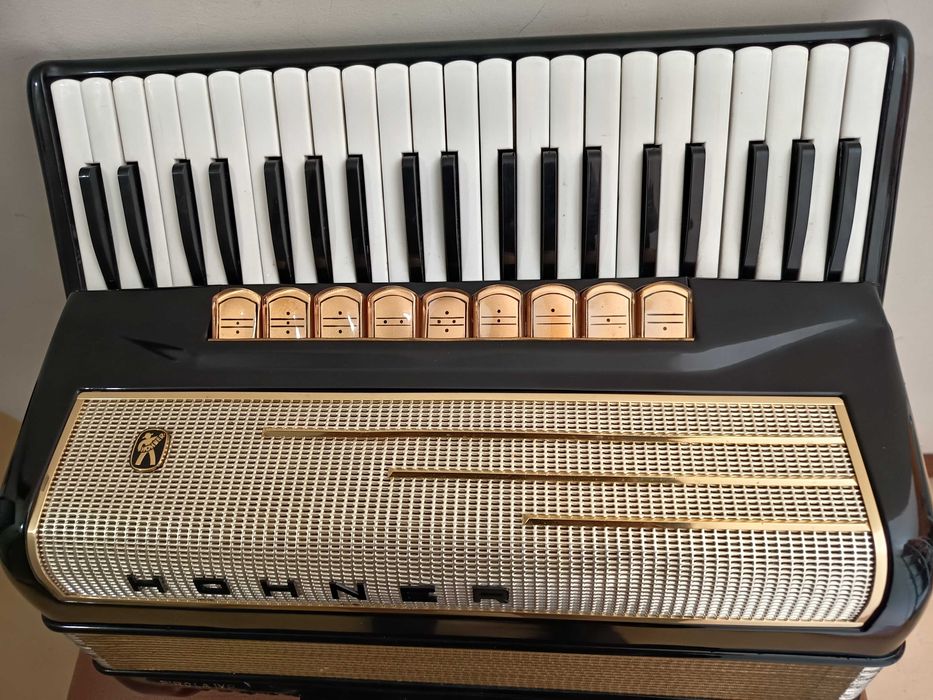 Acordeão HOHNER Pirola IVP