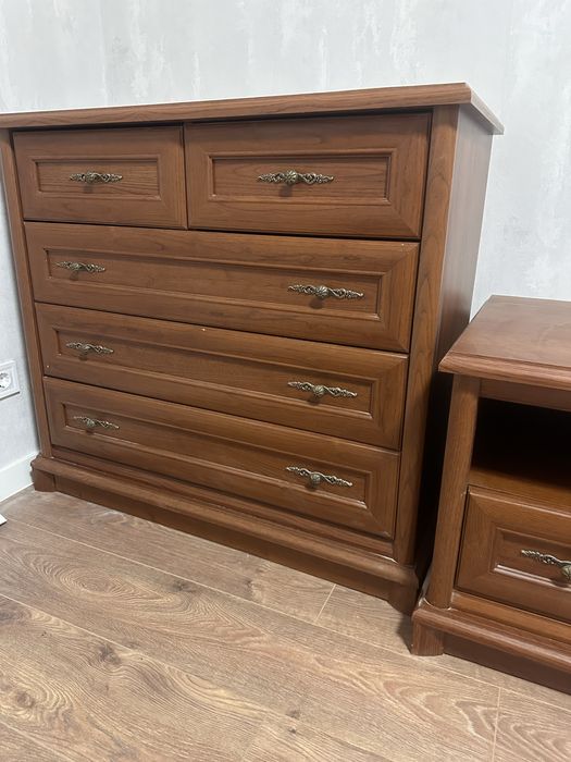 Комод в дереві