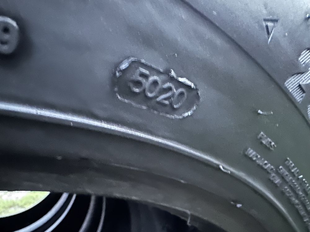 Шини 295/60 R22.5 , резина комплект задні Р22,5