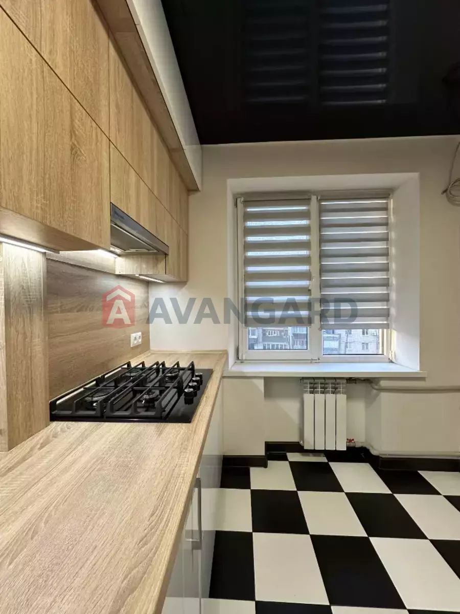 Продам 2 ком кв Тополь 2
