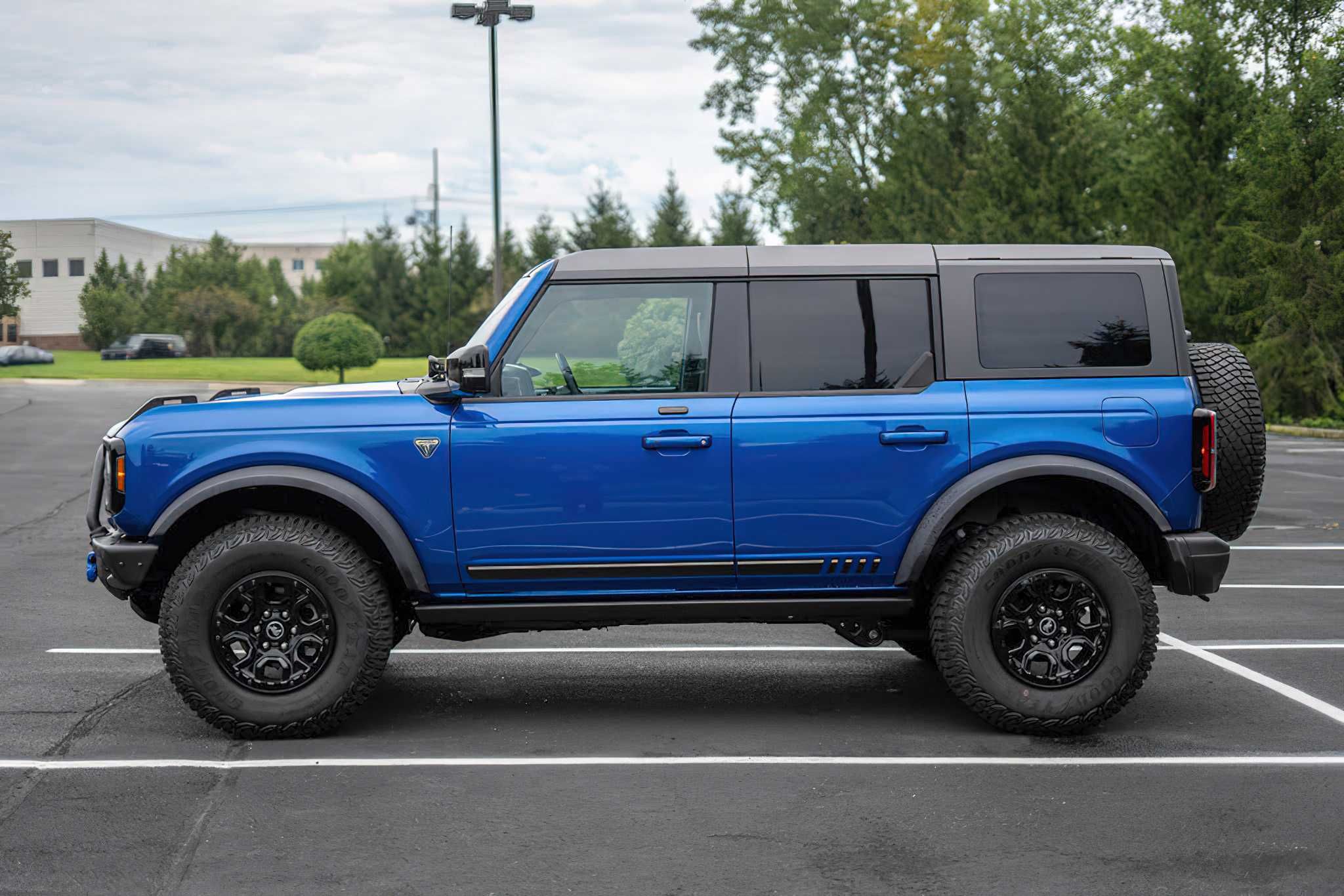 Ford  Bronco First Edition      2021