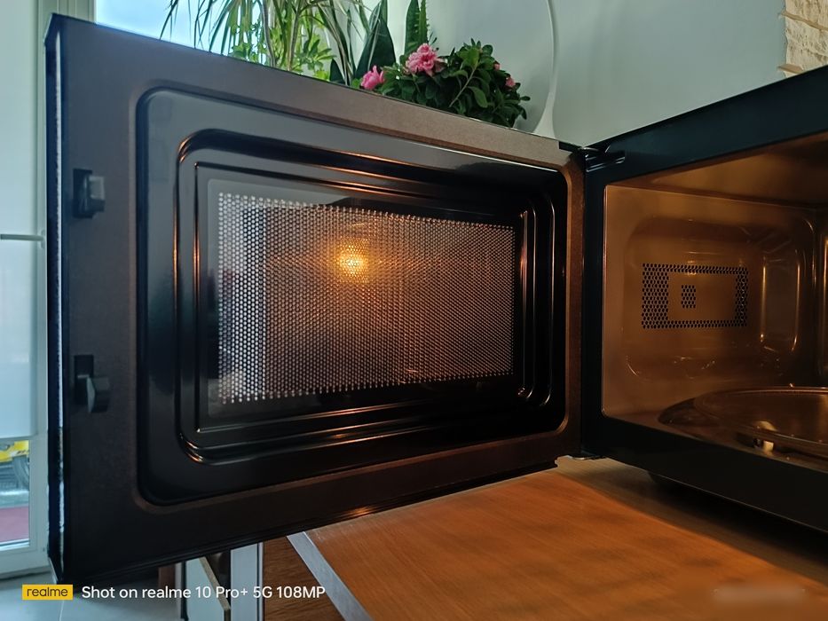 Мікрохвильова піч