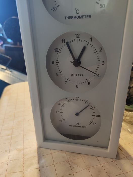 Zegar,stacja meteo biała.