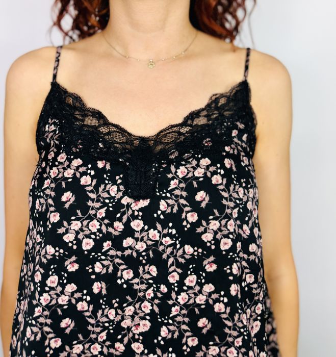 Czarny top w kwiaty z koronką L 40 H&M