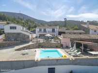 Moradia T3 + 1 em muito bom estado com pátio,piscina, terraço, churras