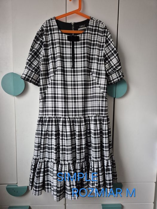 Elegancka sukienka Simple r.M