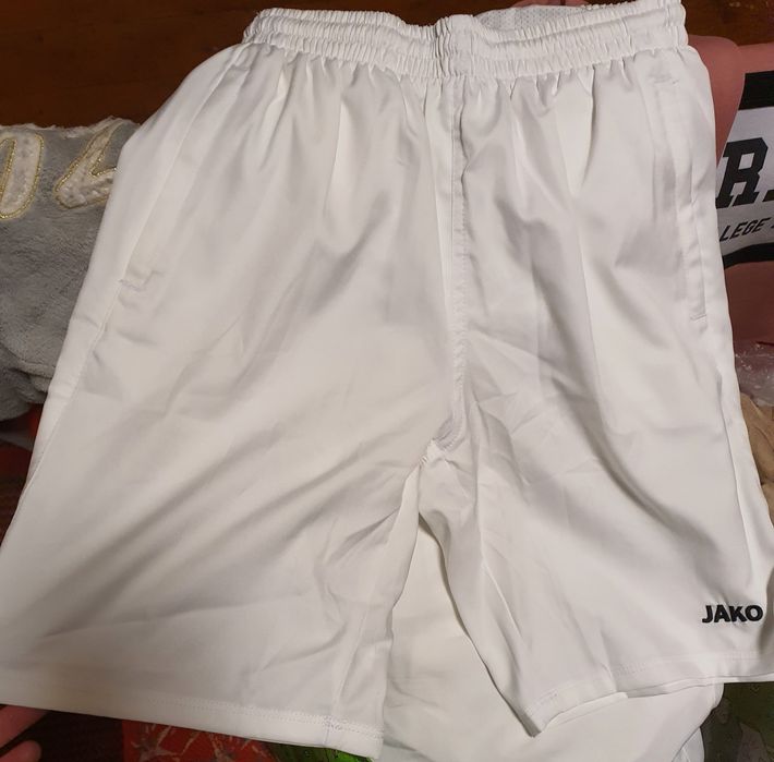 Шорти, штани, бріджі.