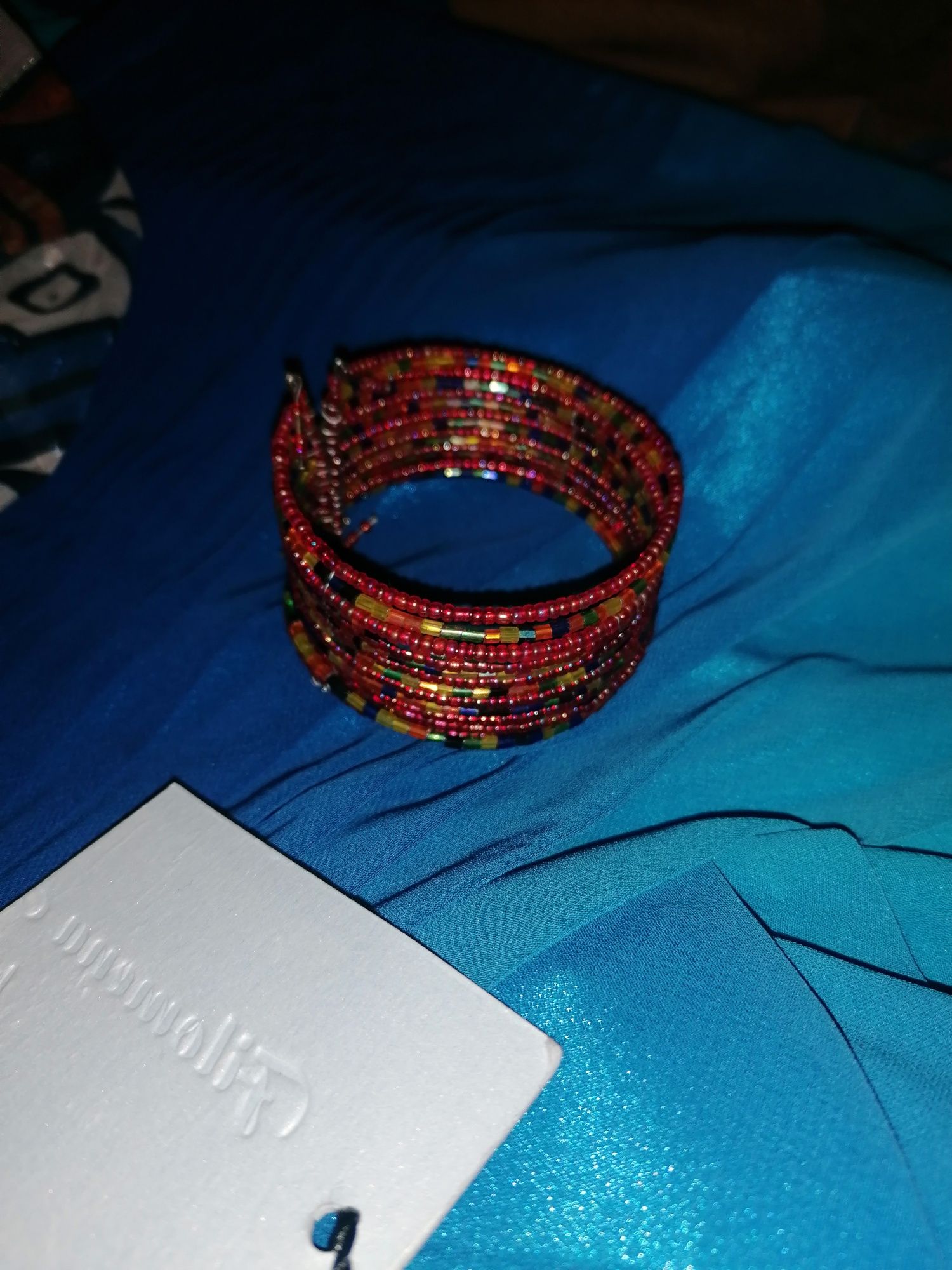 Pulseira com várias cores