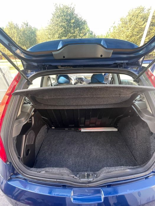 Fiat Punto 1.2 (2003) – Económico e Pronto a Andar