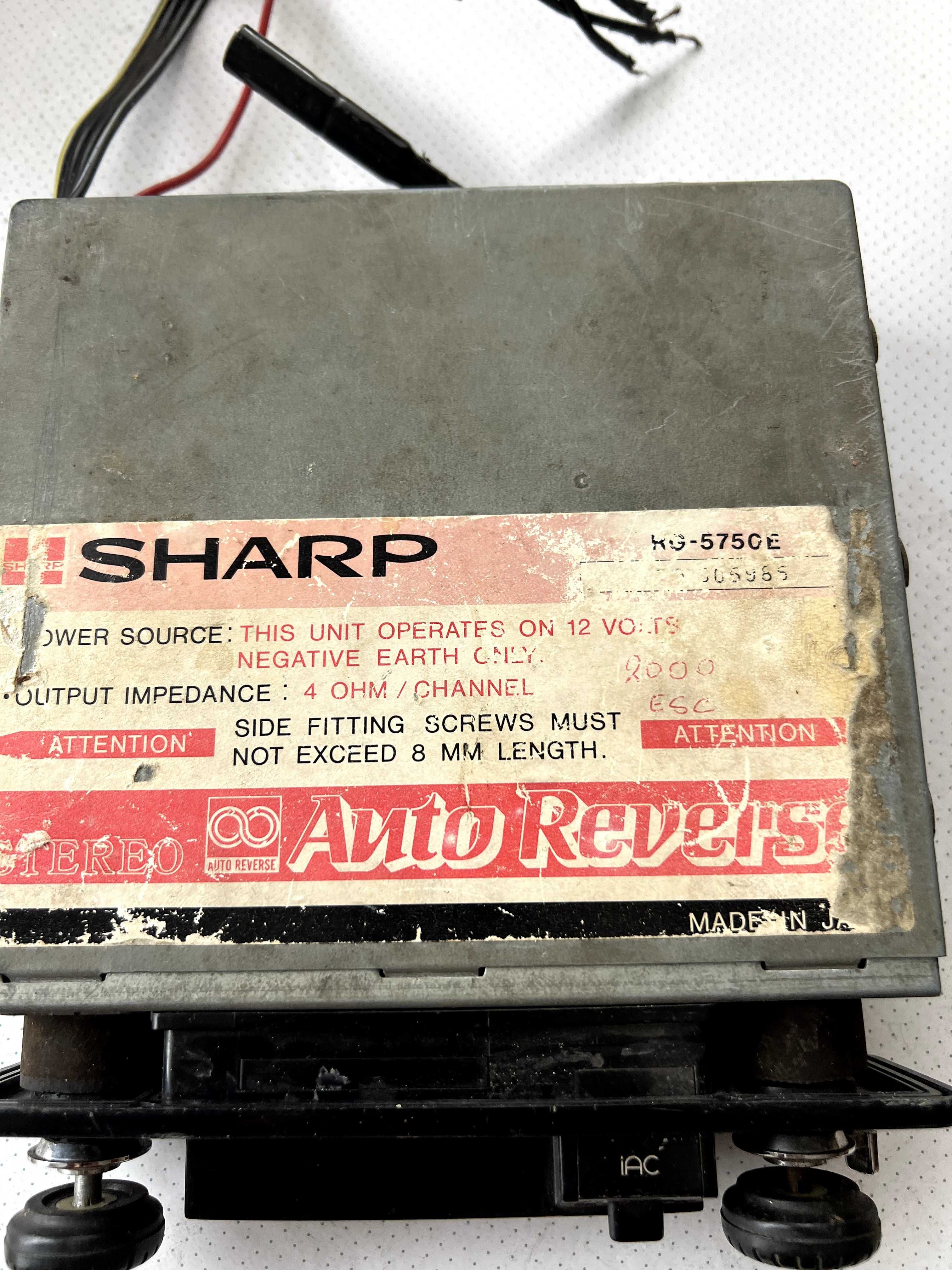Auto Radio SHARP com leitor de K7 Vintage.