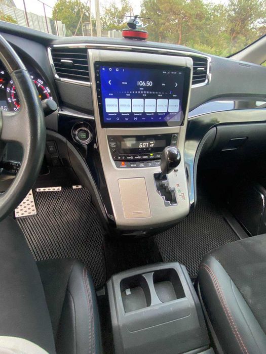 Продам Toyta Vellfire пассажир 2013 автомат 7 мест 2.4 Япония