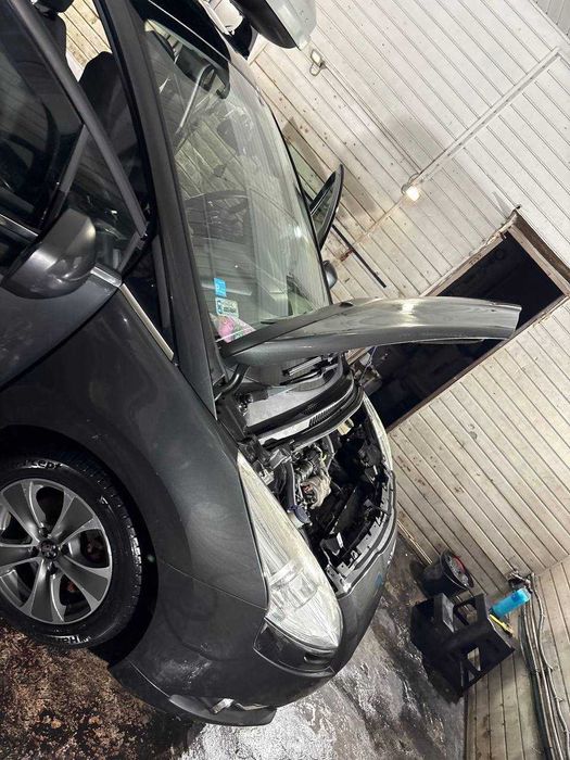 Peugeot 5008 • 2010 рік • 6 500 $