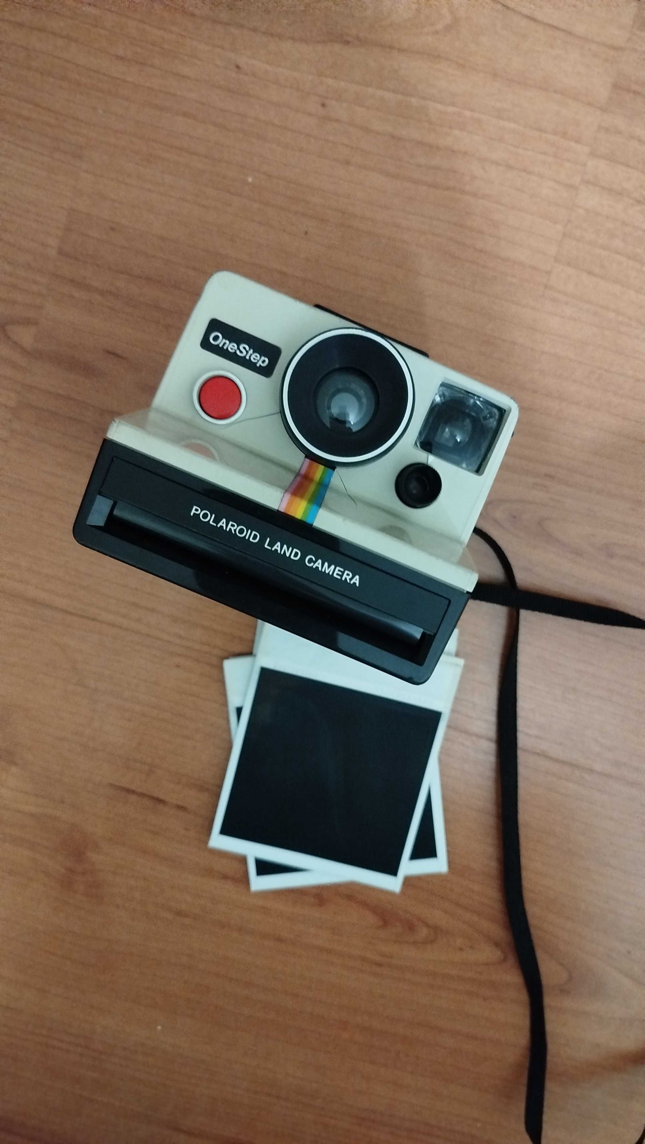 Máquina fotográfica polaroid onestep
