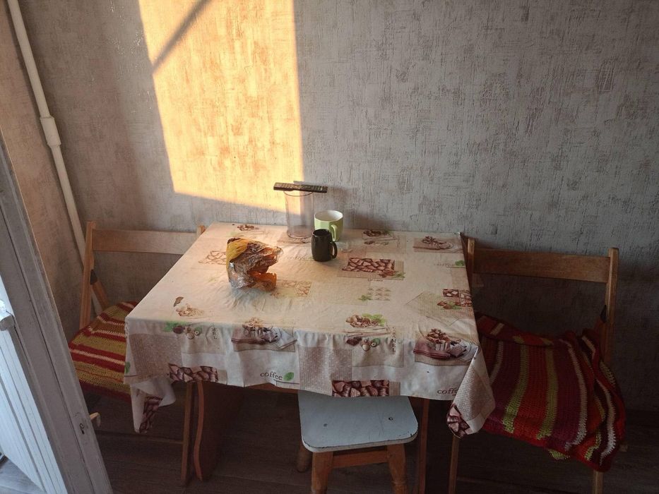 Світла 1‑кімнатна квартира 40 м², Дніпро, вікна на Образцовський ринок