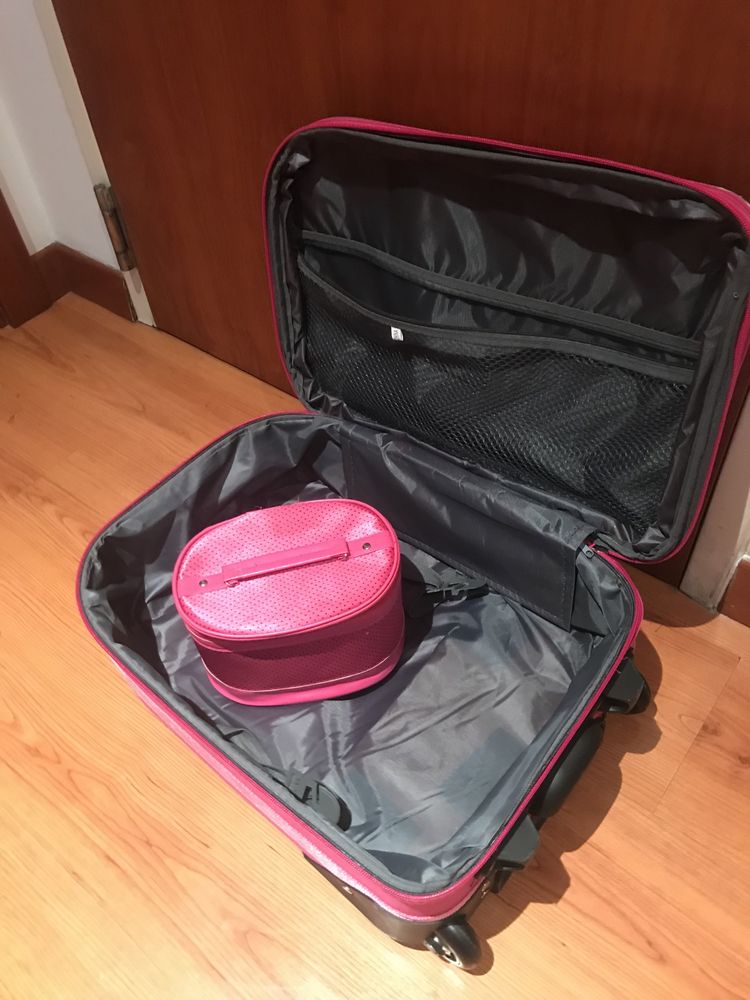 Mala com trólei ( mefidas lowcost)
