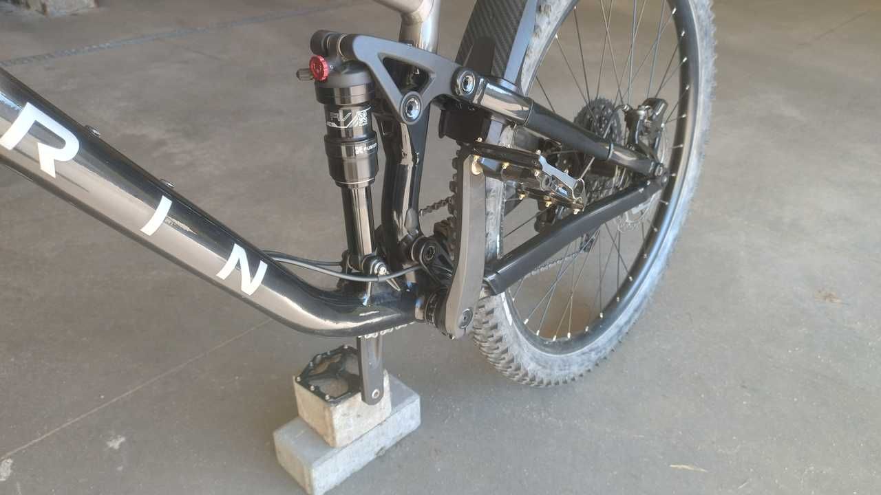 Marin Rift Zone [ 2024 ; rozm. XL ]