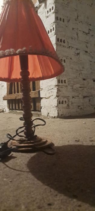 Lampka PRL stojąca na szafkę