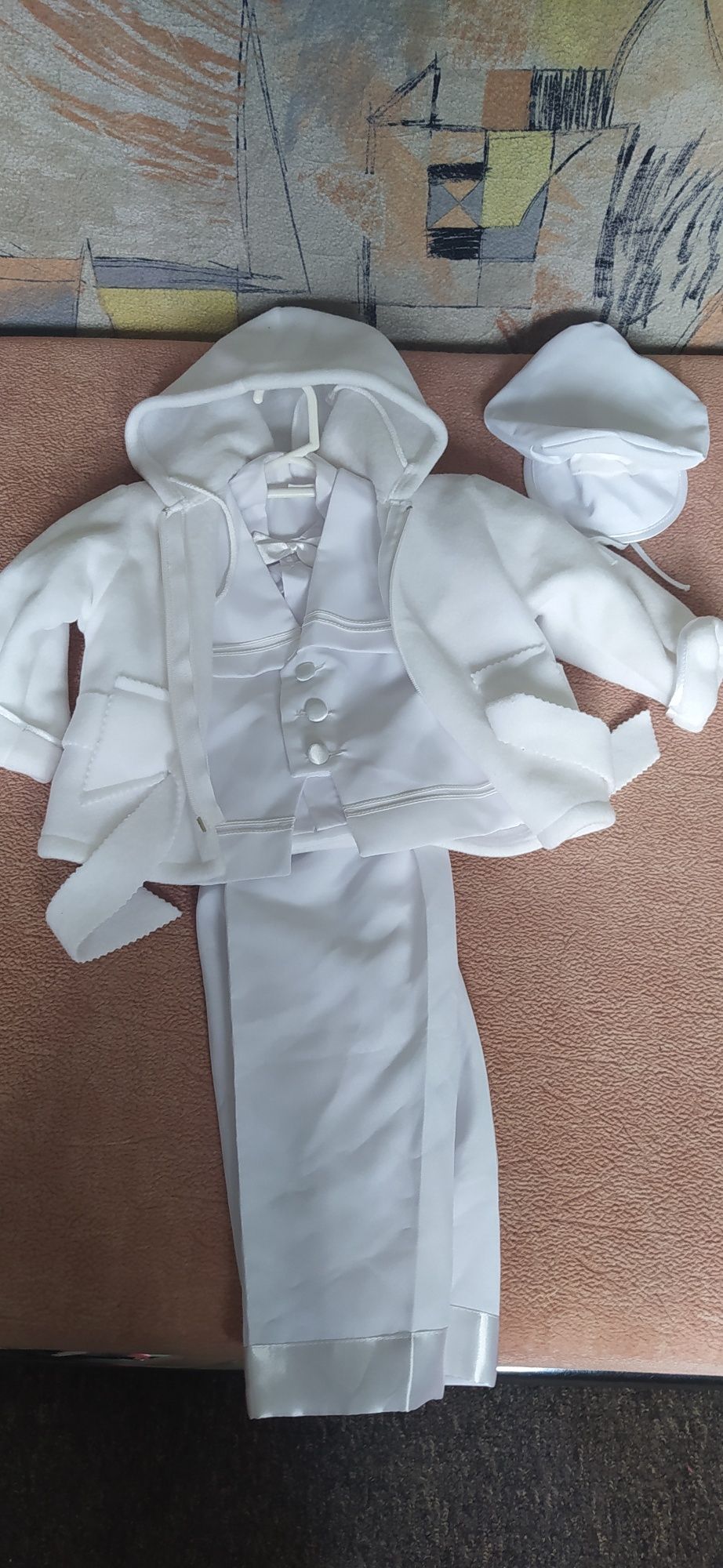 Білий святковий костюмчик вашому малюку