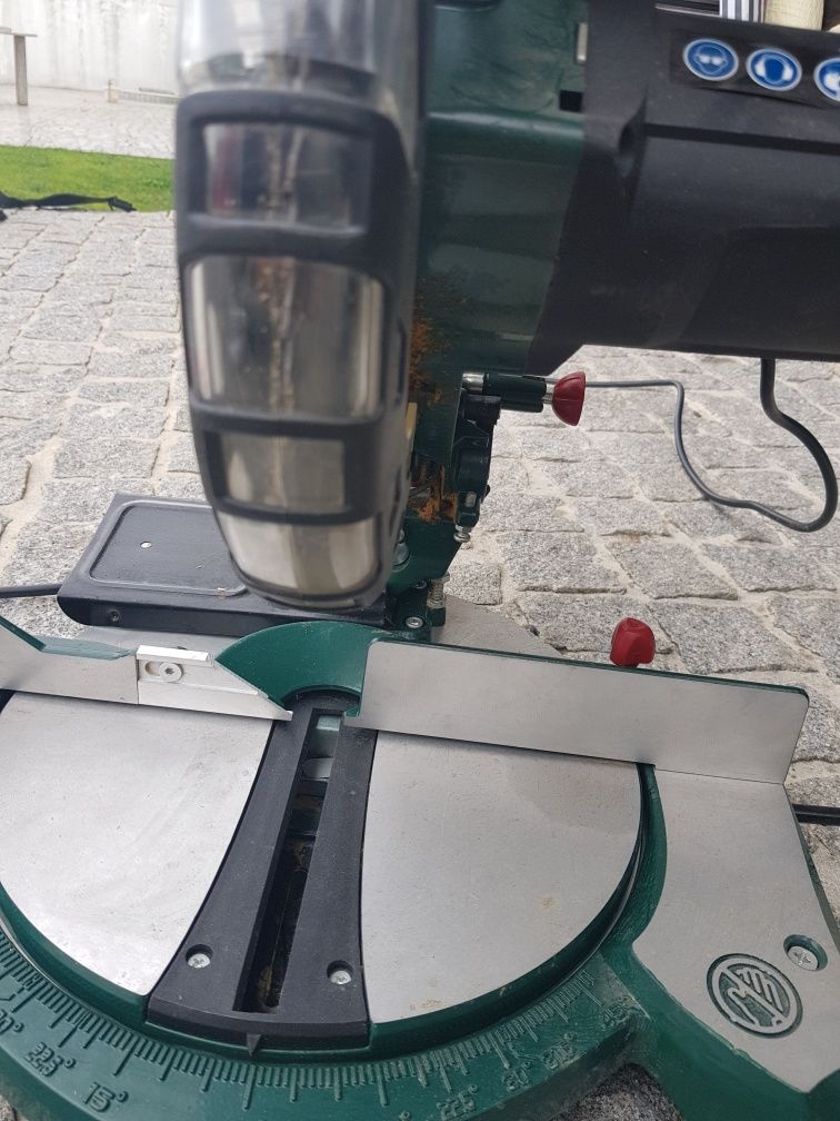 Serra de esquadria com lazer Parkside