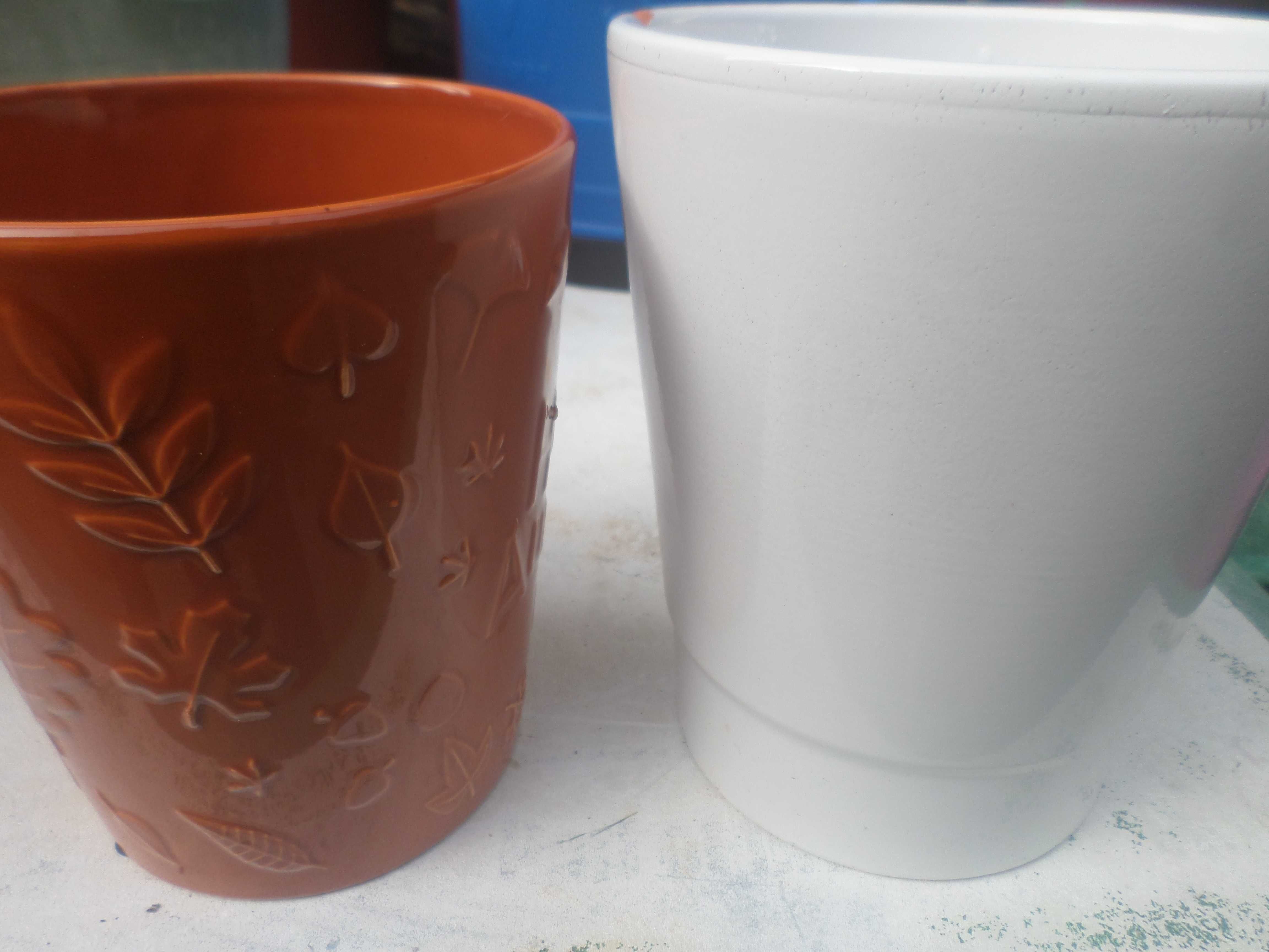 1 vaso barro + 2 louça
