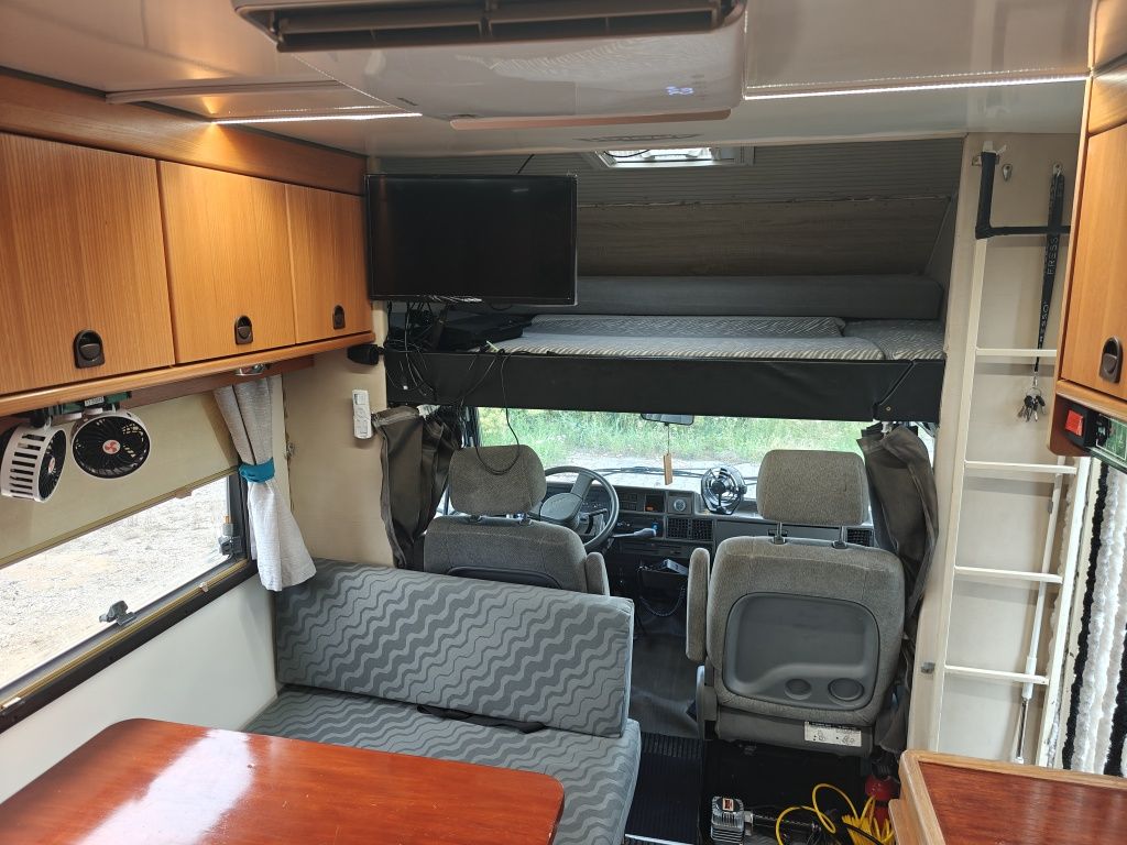 Kamper Fiat Ducato 2.5d zabidowa Hobby 550 AK 8 osób