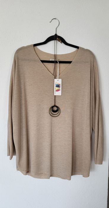 Bluzka z dzianiny oversize dekolt V szpic serek