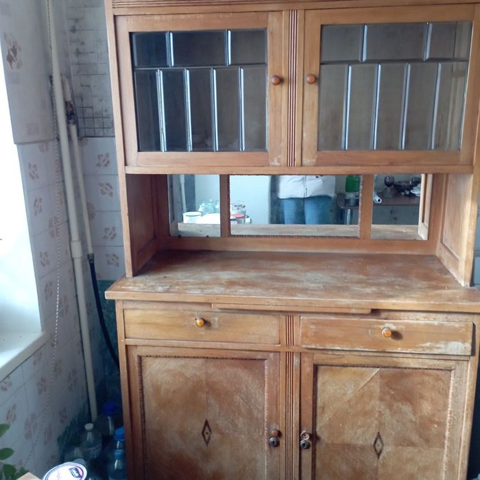 Сервант деревʼяний