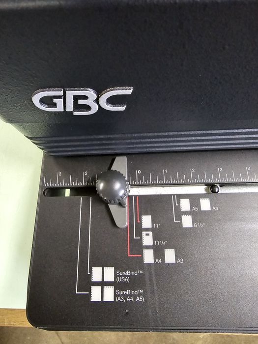 Encadernadora Elétrica Profissional GBC Magnapunch - Perfuração