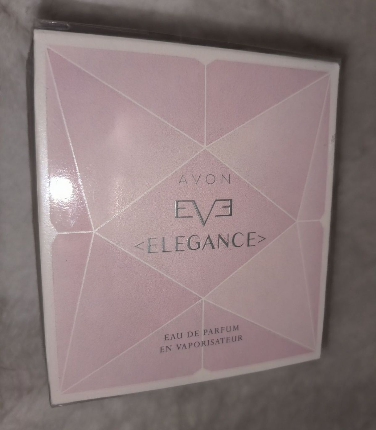 Nowe perfumy Avon damskie Eve Elegance 50ml
Gratis katalog oraz próbki