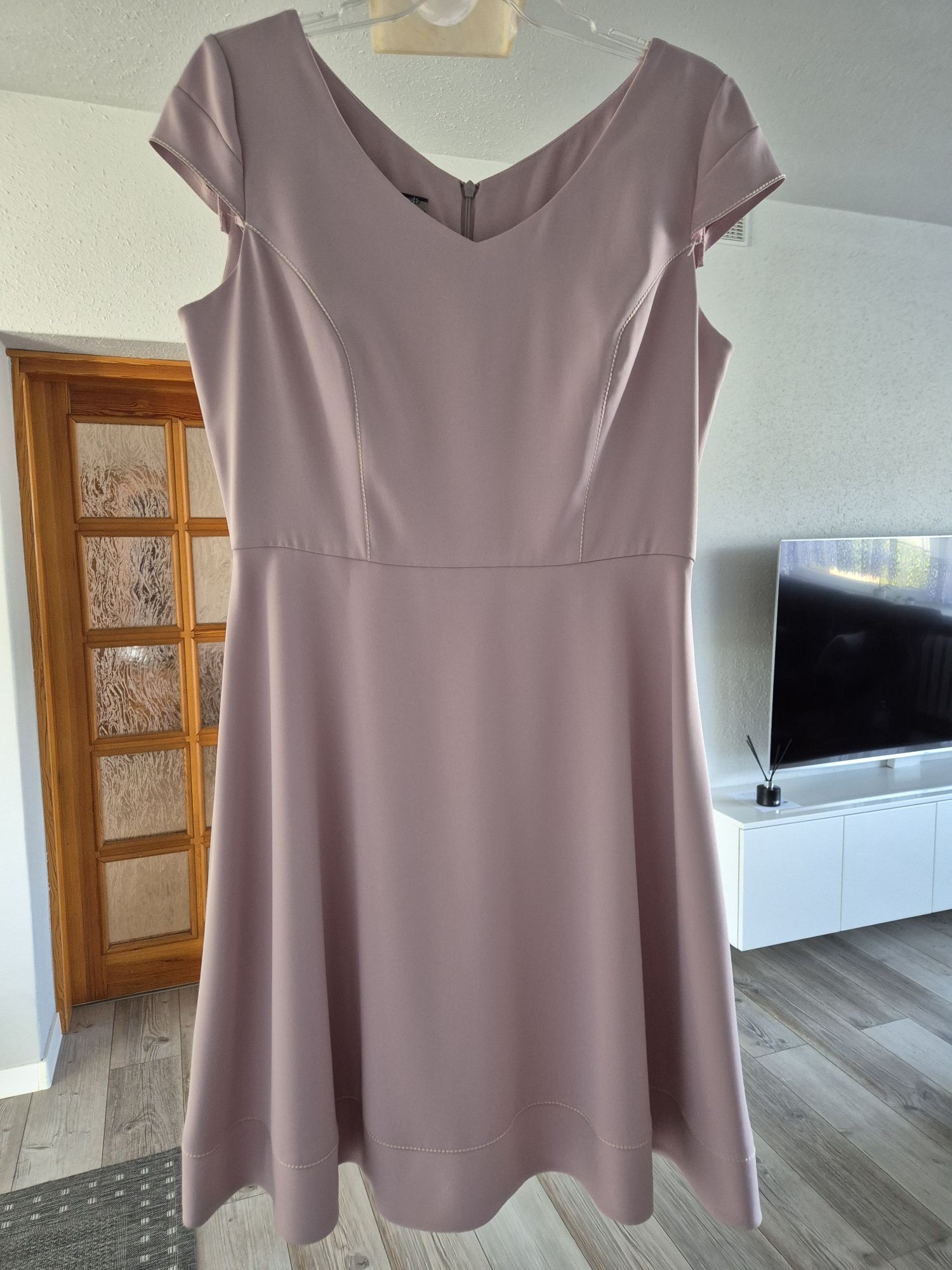 Sukienka za kolano dł. 93cm,r.40
