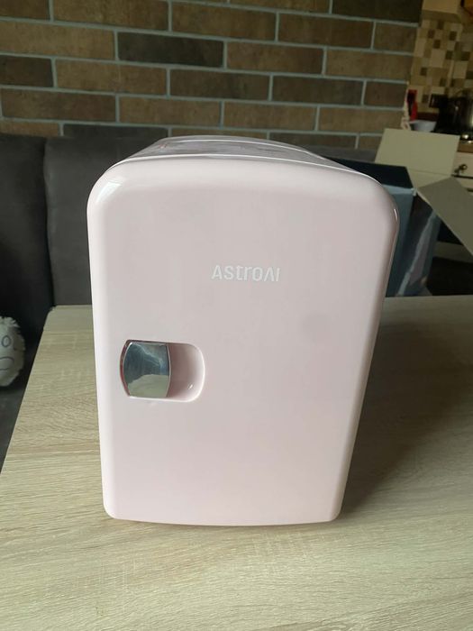 портативний холодильник об’ємом 4 літри