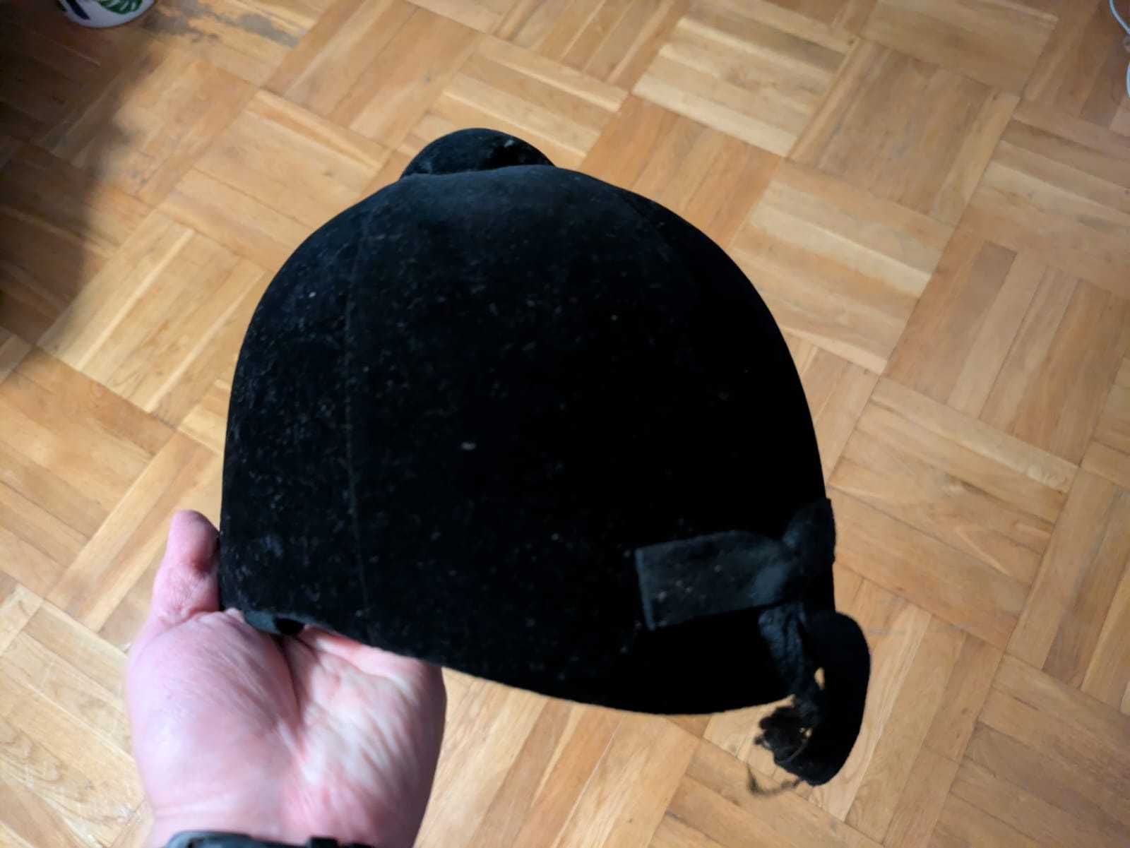 Toczek jeździecki dla dziecka 54 cm. Czarny zamsz.