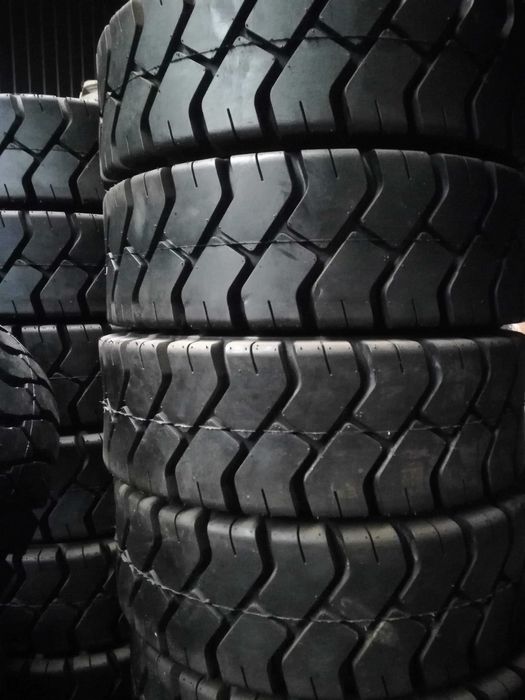 Шина (резина) на вилковий навантажувач