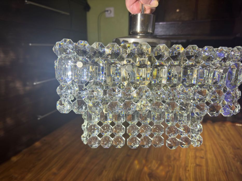 Продам люстру кришталеву