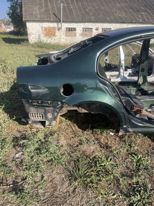 Четверть кузова Шкода Суперб 1 задня частина кузова передня