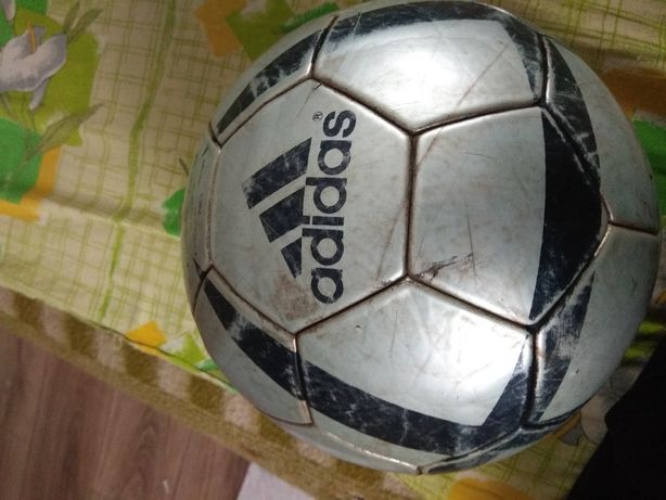 Футбольний м'яч Adidas UEFA 2005