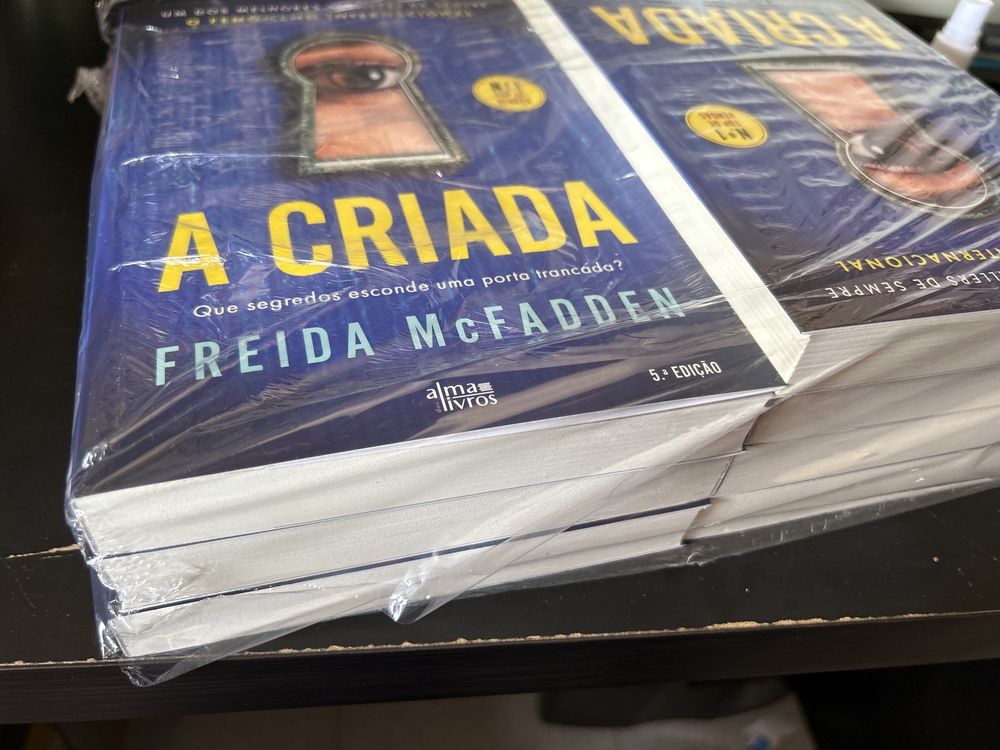 Livro - A Criada de FREIDA MCFADDEN