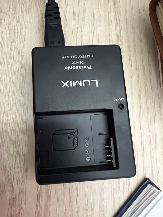 Panasonic Lumix DMC-G7 + lente Panasonic 14-140 + Extras