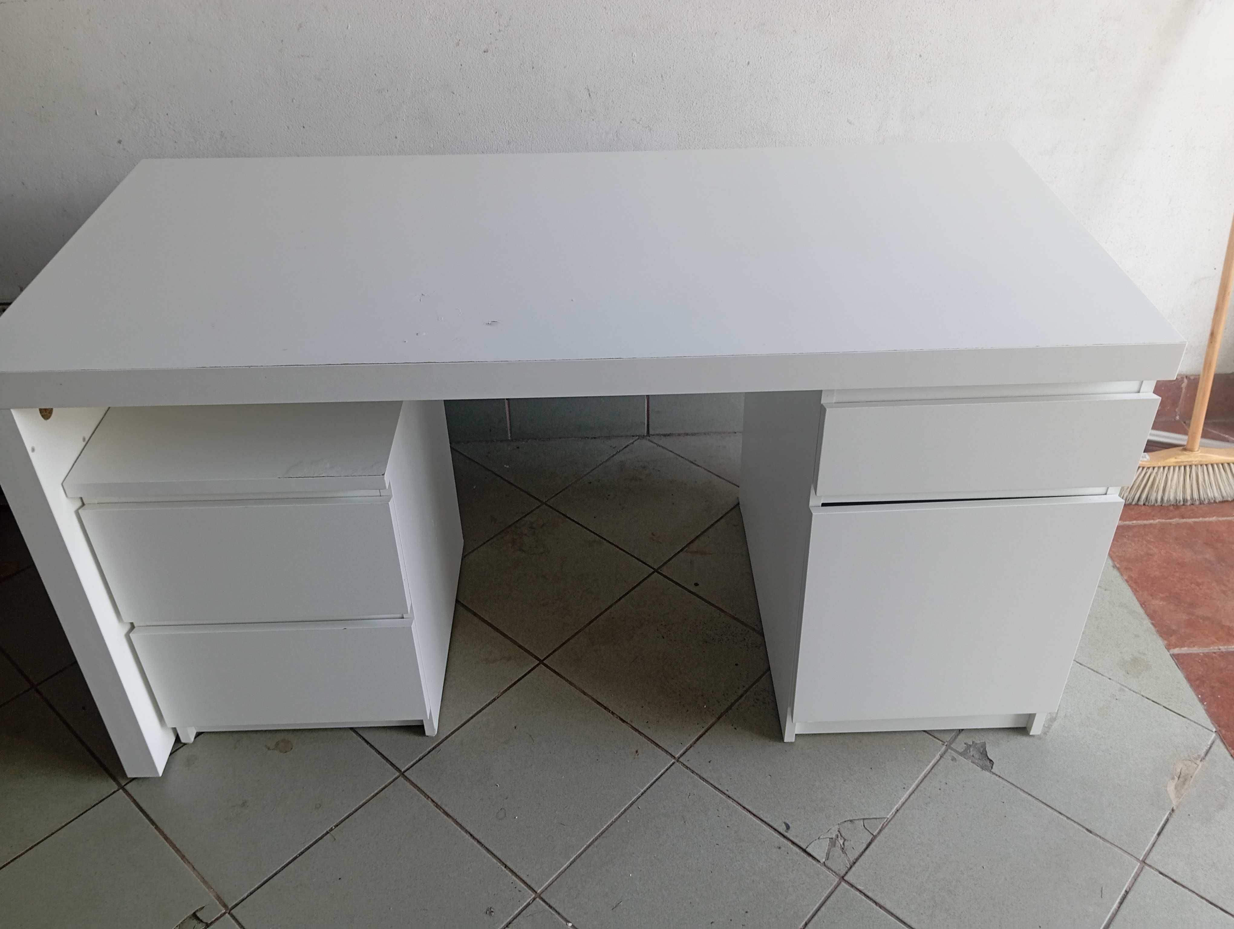 Biuro Ikea Malm plus szafka