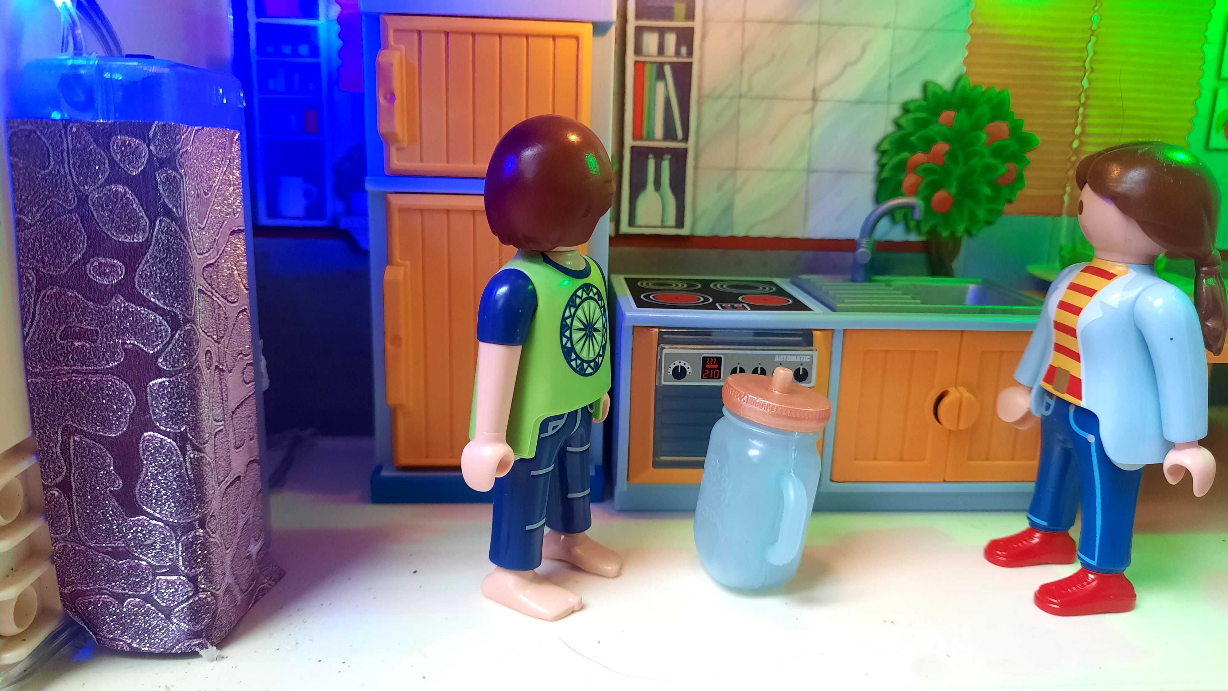 Playmobil domek dla lalek podswietlany