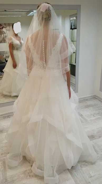 Suknia ślubna Agnes The One Ivory z welonem