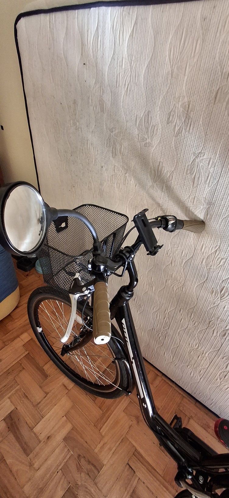 Bicicleta aro 26, 7 marchas. Toda equipada
