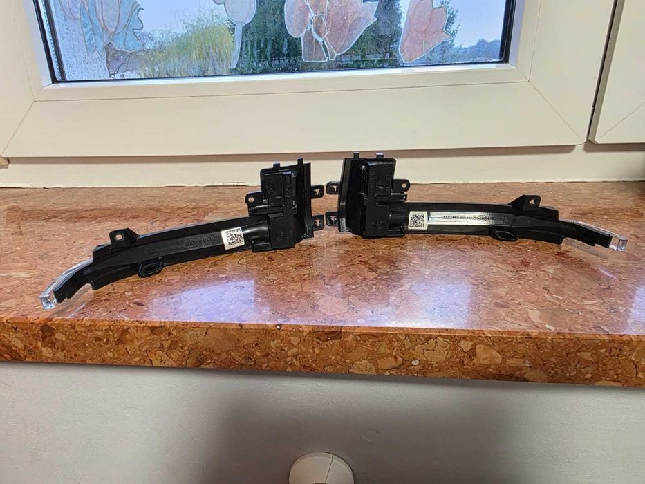 Kierunkowskazy w lusterkach Audi A4B8 polift OE, komplet L+P