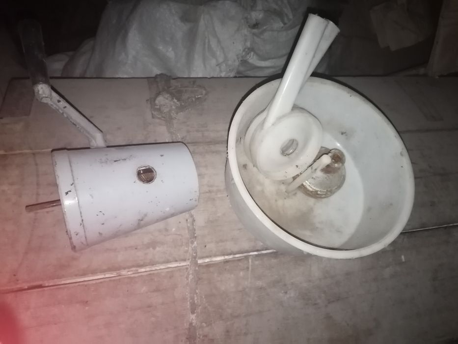 Продам сепаратор старий